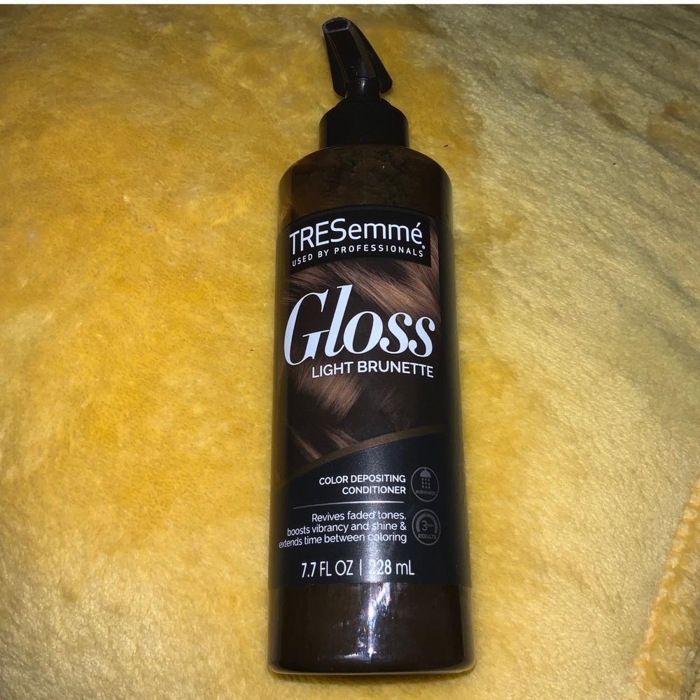 TRESemmé Gloss Light Brunette Color Depositing‎ Conditioner 7.7 fl oz